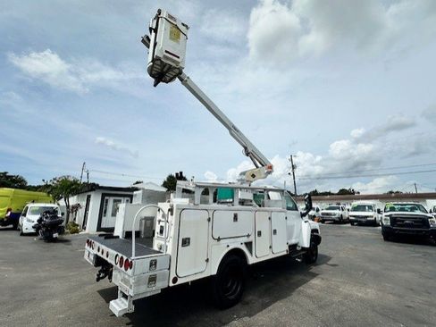 Used 2005 GMC TopKick C4500 2WD Regular Cab image 5