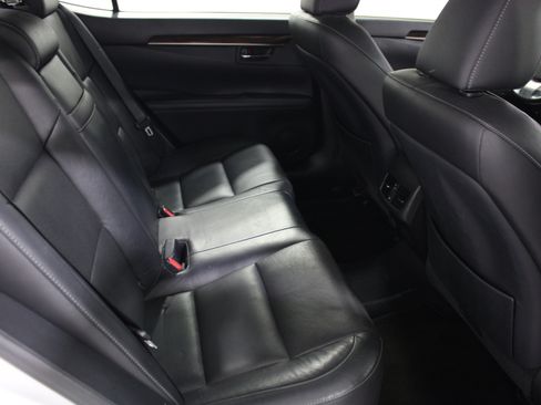 Used 2015 Lexus ES 350 w/ Luxury Package FWD image 23
