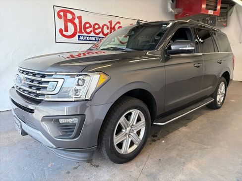 Used 2020 Ford Expedition XLT w/ Equipment Group 202A image 3