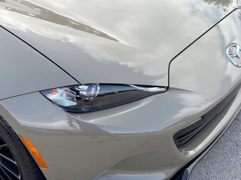 Used 2023 MAZDA MX-5 Miata Club RWD image 29