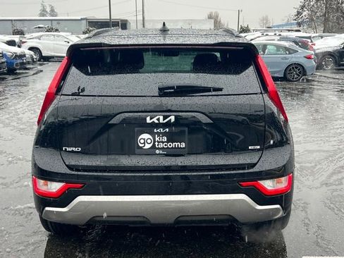 Certified 2023 Kia Niro SX image 6