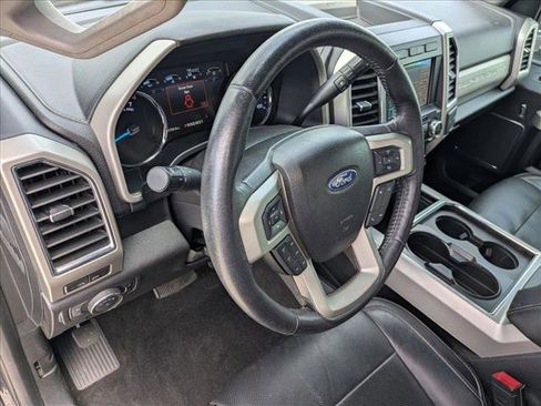 Used 2018 Ford F250 Lariat w/ Lariat Value Package AWD/4WD image 10