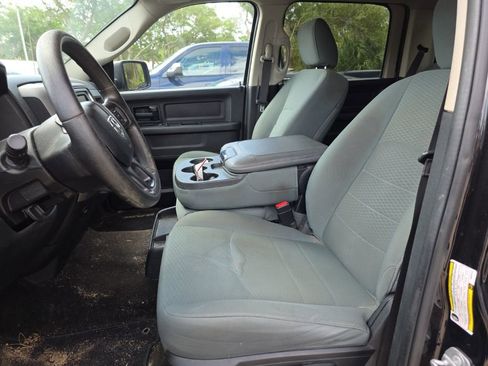 Used 2017 RAM 1500 Express w/ Black Ram 1500 Express Group image 9