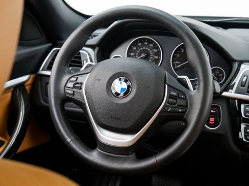 Used 2019 BMW 330i Gran Turismo xDrive image 10