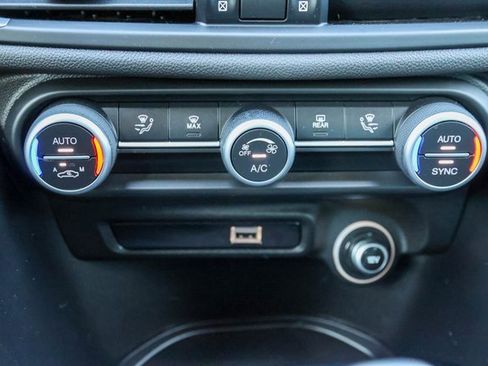 Used 2020 Alfa Romeo Giulia w/ Nero Edizione image 20