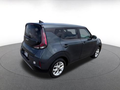 Used 2025 Kia Soul LX w/ LX Technology Package FWD image 14