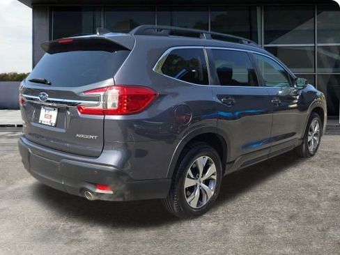 Used 2024 Subaru Ascent Premium w/ Convenience Package image 8