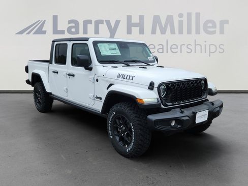 New 2025 Jeep Gladiator Willys image 8