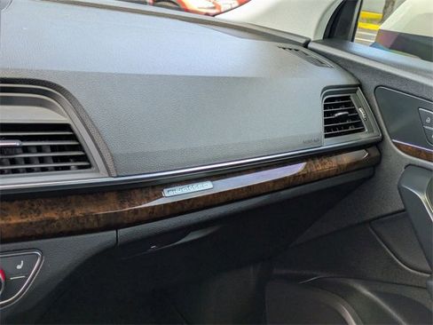 Used 2018 Audi Q5 2.0T Premium image 18