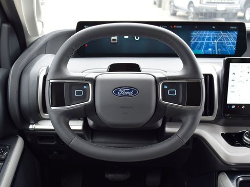 New 2026 Ford Expedition Active RWD image 8
