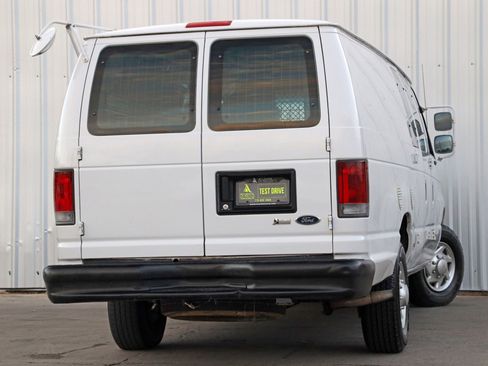Used 2010 Ford E-350 and Econoline 350 Extended Super Duty image 4