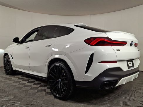 Used 2021 BMW X6 M50i w/ Executive Package image 7