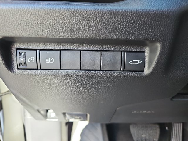 Used 2022 Toyota RAV4 XLE Premium AWD/4WD image 28