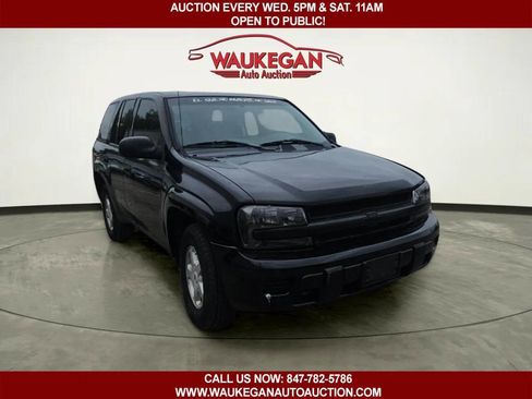 Used 2003 Chevrolet TrailBlazer LS w/ Preferred Equipment Group AWD/4WD image 3