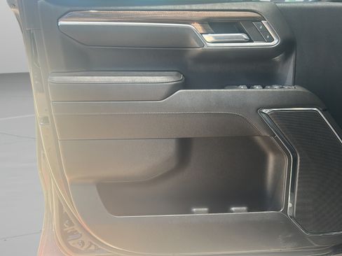 Used 2023 Chevrolet Silverado 1500 LT RWD image 10