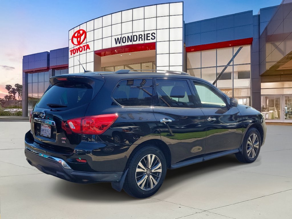 Used 2017 Nissan Pathfinder SL AWD/4WD image 5