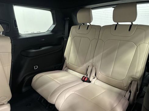 Used 2025 Jeep Grand Cherokee L Limited image 27