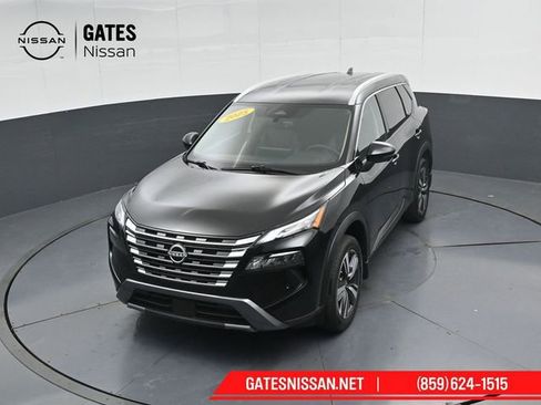 Used 2025 Nissan Rogue SL AWD/4WD image 52