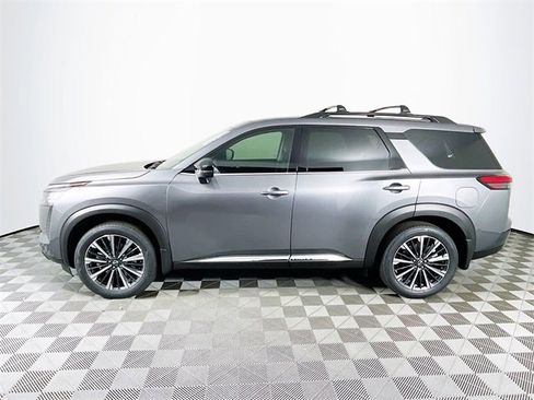 New 2026 Nissan Pathfinder Platinum image 4