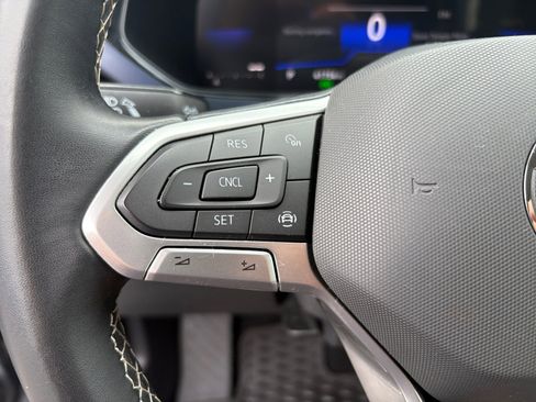 Used 2022 Volkswagen Taos SE image 15