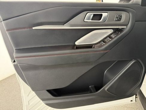 Used 2025 Ford Explorer ST RWD image 8