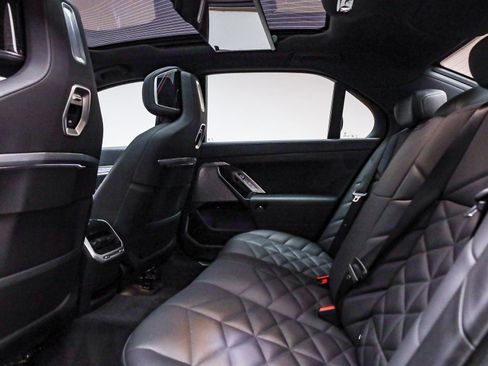 Certified 2023 BMW 740i w/ Parking Assistance Package image 20