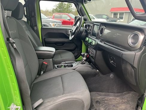 Used 2018 Jeep Wrangler Unlimited Sahara w/ Uconnect 4C Nav & Sound Group AWD/4WD image 37