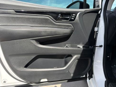 New 2025 Honda Odyssey Elite image 14