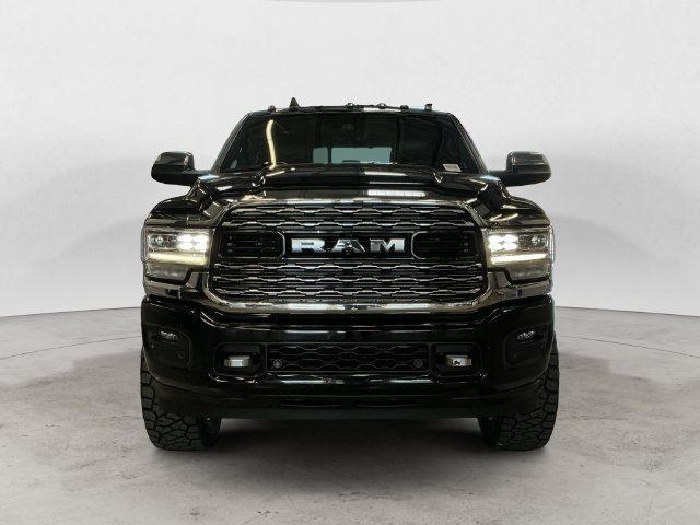 Used 2022 RAM 3500 Limited AWD/4WD image 2