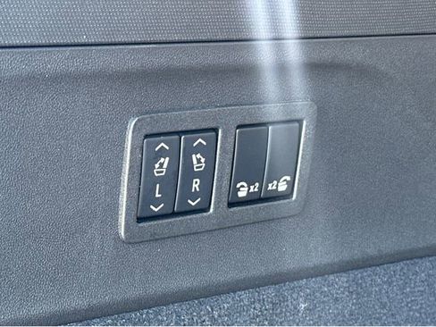 New 2025 Cadillac Escalade IQ Sport 2 image 32