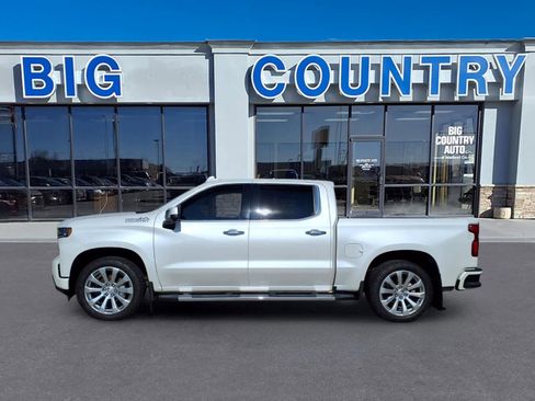 Used 2020 Chevrolet Silverado 1500 High Country w/ Technology Package AWD/4WD image 2