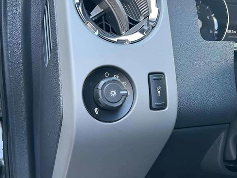 Used 2016 Ford F250 Lariat w/ Lariat Ultimate Package image 28