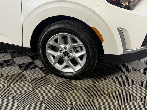 Used 2025 Kia Soul FWD image 12