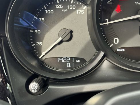 Used 2024 Porsche Macan image 31