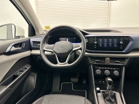 Used 2023 Volkswagen Taos SE w/ Panoramic Sunroof Package image 26