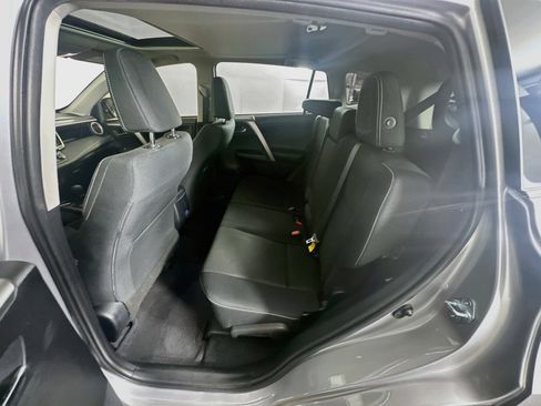 Used 2018 Toyota RAV4 XLE FWD image 26