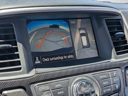 Used 2019 Nissan Pathfinder SL FWD image 12