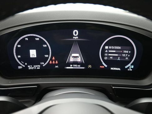 Certified 2024 Porsche Cayenne AWD/4WD image 19