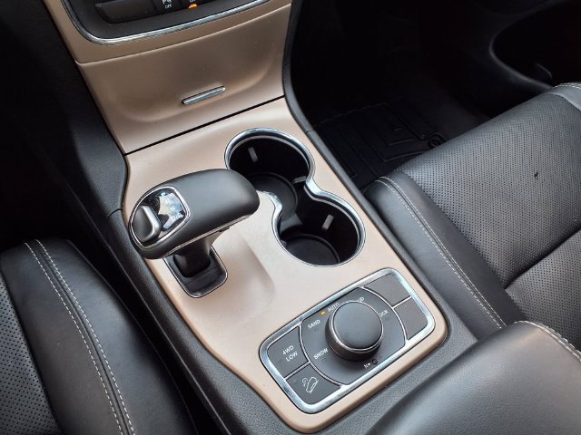 Used 2014 Jeep Grand Cherokee Limited w/ Luxury Group II AWD/4WD image 16