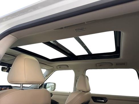 Certified 2025 Nissan Armada Platinum Reserve image 7