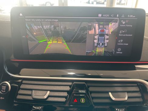 Used 2023 BMW M550i xDrive w/ Dynamic Handling Package image 28