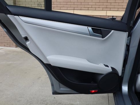 Used 2014 Mercedes-Benz C 250 Sedan image 18