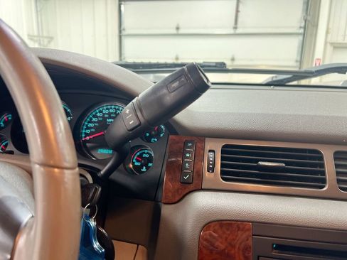 Used 2008 Chevrolet Silverado 2500 LTZ w/ Suspension Package, Off-Road image 17