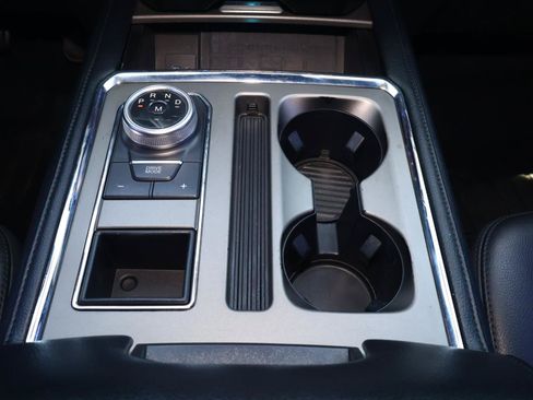 Used 2021 Ford Expedition XLT RWD image 24