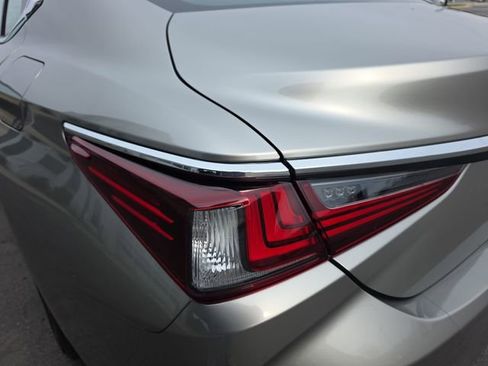 Used 2019 Lexus ES 350 w/ Premium Package image 34