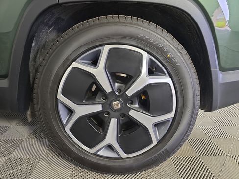 Used 2024 Rivian R1S Adventure AWD/4WD image 10