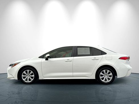 Used 2023 Toyota Corolla LE image 7