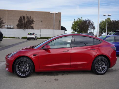 Used 2023 Tesla Model 3 Standard Range image 6