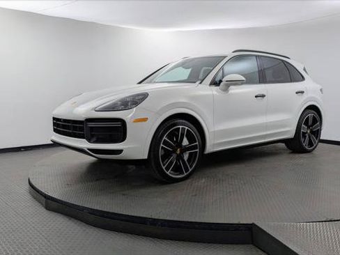 Used 2021 Porsche Cayenne Turbo AWD/4WD image 2