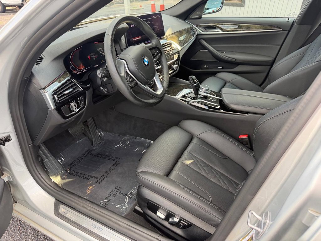 Used 2021 BMW 530i xDrive w/ Premium Package AWD/4WD image 16